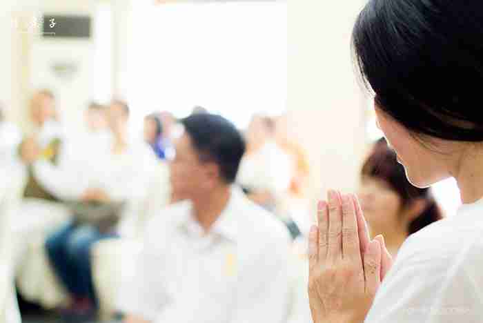  楊子的禮儀師常透過分享，提醒家屬生老病死一如四季更迭，盼能藉由往生者的生命示現，讓家屬認清「諸行無常」而放下執著，以安定的心為往生親人祈福，如此方能真正幫助逝者安心放下萬緣