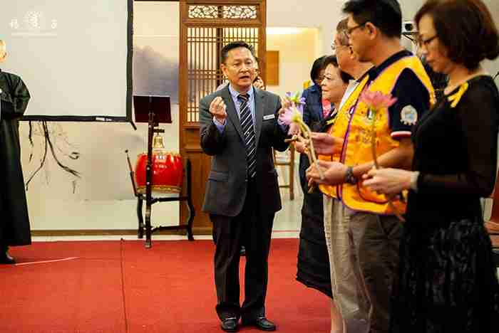 忙到沒空回家吃飯、睡覺，對禮儀師來說，是很平常的事。身為禮儀師，不可能有「規律作息」這回事！