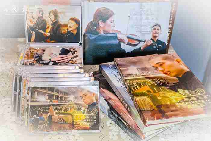 人生最後一次的相聚時刻，也是生命教育的重要時刻，因此楊子總是盡可能地為家屬捕捉住每一剎那的至美真情與至真感動