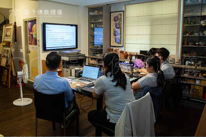 仁德醫專同學在三天的內部教育訓練結束後，即分派至楊子北、中區服務處，進行為期一年的產學合作實習工作。｜楊子佛教禮儀公司