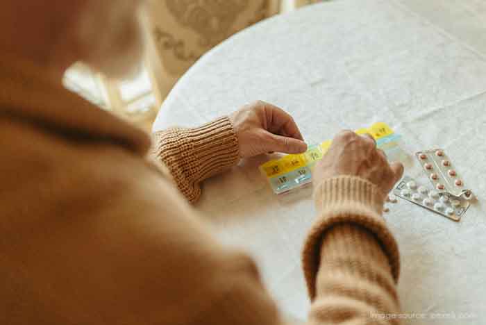 社區藥局推動「預防保健」，部分已發展「藥局3.0」，提供在宅醫療，讓民眾在家即可接受藥物管理、疾病監測與康復照護，提升健康便利性。｜楊子佛教禮儀公司