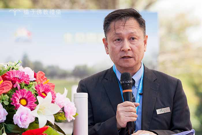 楊子牧頻繁受邀於公私部門演說，透過跨界對話推廣『禮儀環保』、『性別平等』與『綠色殯葬』，以三十多年的執業智慧，與社會大眾分享思考生死的尊嚴與意義。｜楊子佛教禮儀公司